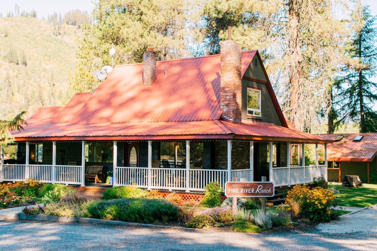 Lake Wenatchee Pine River Ranch B&B מראה חיצוני תמונה